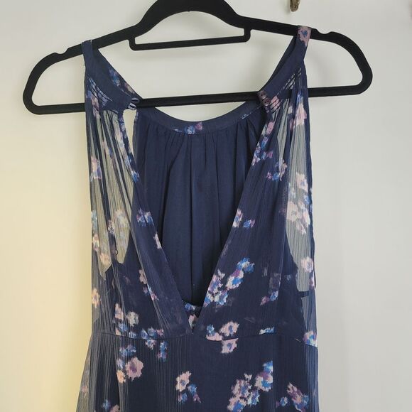 A Pea In The Pod Halter Style Floral Crepe Maternity Dress - Picture 4 of 10